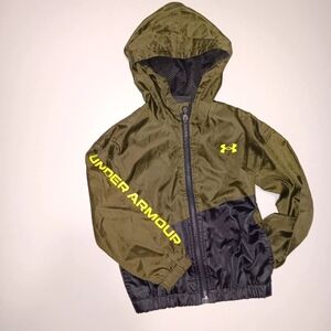 Under Armour Green and Black Hooded Light Jacket Rain Size 3T